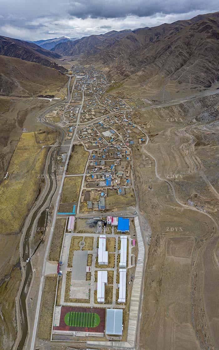 玉树州称多县拉布乡全景