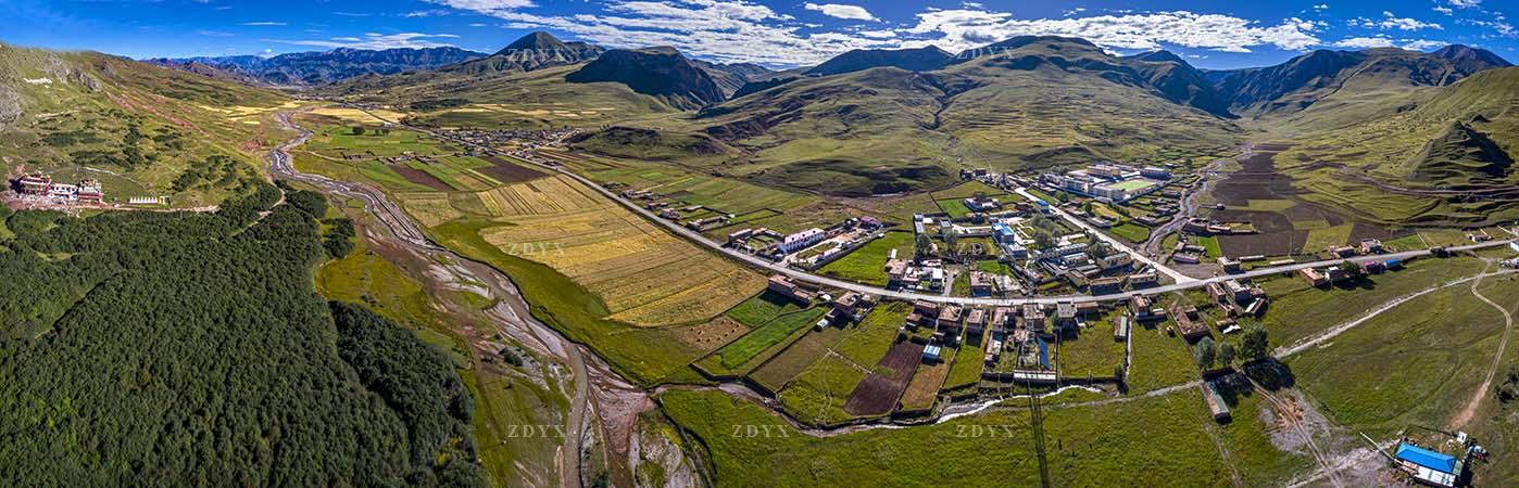 玉树州囊谦县白扎乡全景