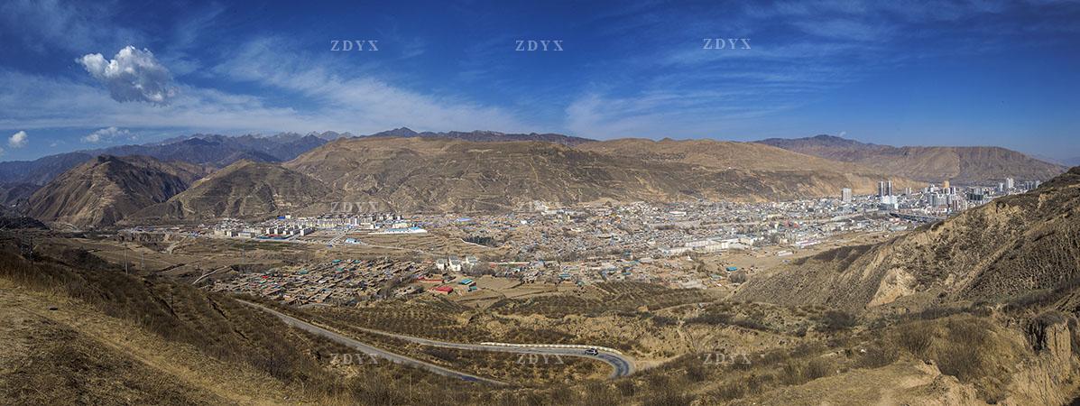 黄南州同仁县隆务镇全景02 panoramic view of the town of huangnan